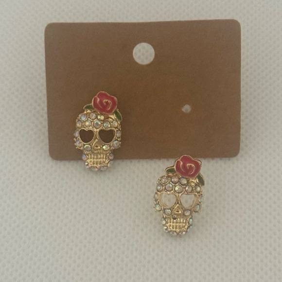 Gold Skull Stud Earrings with Red Rose – Crystal Accents – NWT - Picture 3 of 4
